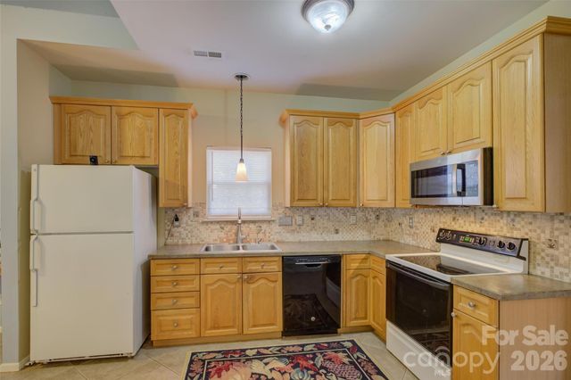 11611 Knightsdale Drive, Charlotte, NC 28277