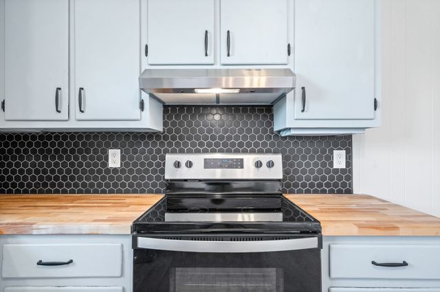 208 Aster Dr, Clarksville, TN 37042
