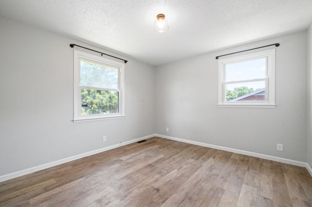 208 Aster Dr, Clarksville, TN 37042