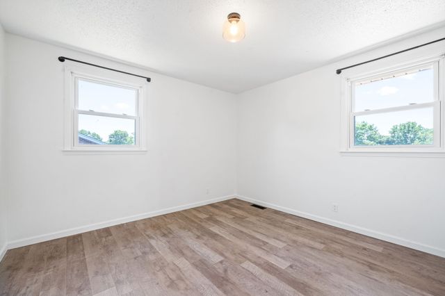 208 Aster Dr, Clarksville, TN 37042