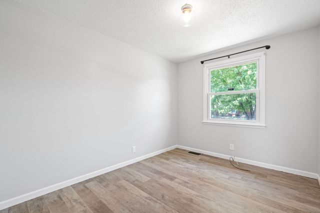208 Aster Dr, Clarksville, TN 37042
