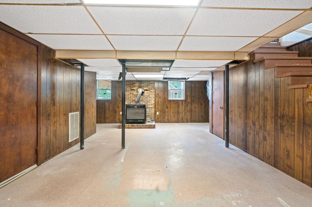 208 Aster Dr, Clarksville, TN 37042