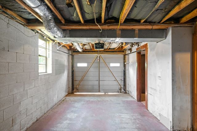 208 Aster Dr, Clarksville, TN 37042
