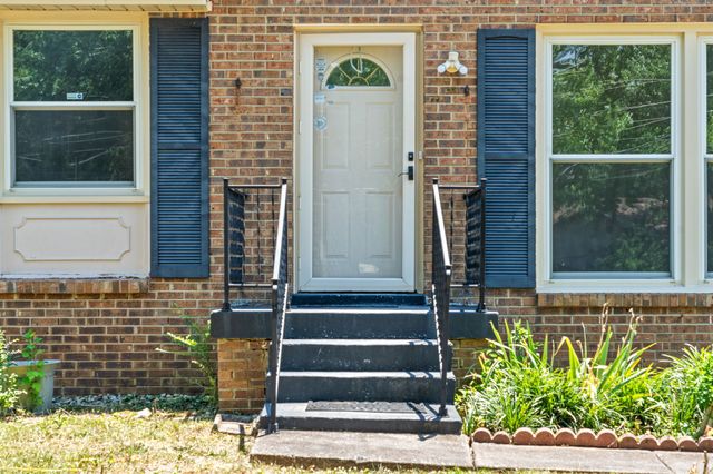 208 Aster Dr, Clarksville, TN 37042