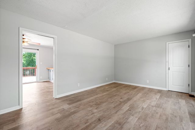 208 Aster Dr, Clarksville, TN 37042
