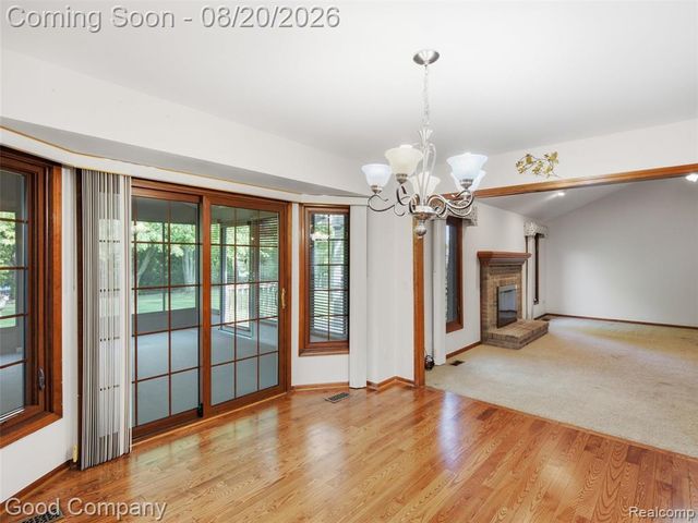 48582 Penrose Lane, Macomb, MI 48044