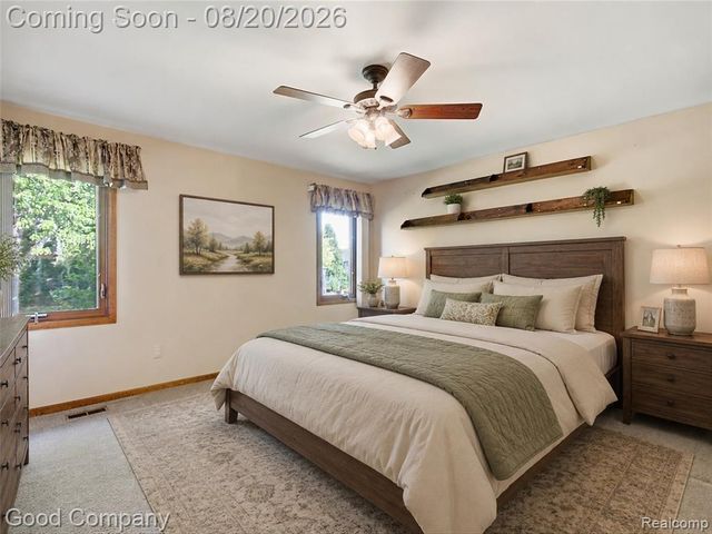 48582 Penrose Lane, Macomb, MI 48044