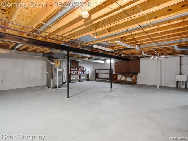 48582 Penrose Lane, Macomb, MI 48044
