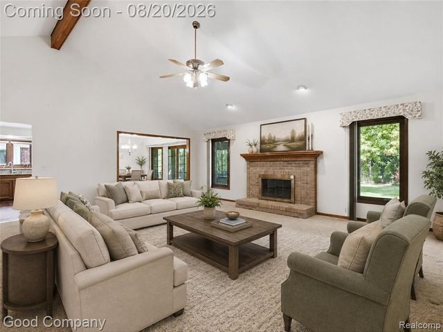 48582 Penrose Lane, Macomb, MI 48044
