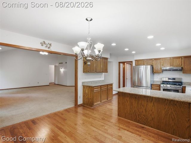 48582 Penrose Lane, Macomb, MI 48044