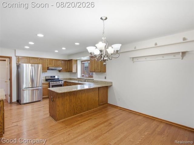 48582 Penrose Lane, Macomb, MI 48044