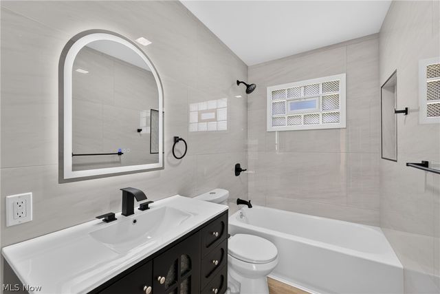 4415 W 155th Street, Cleveland, OH 44135