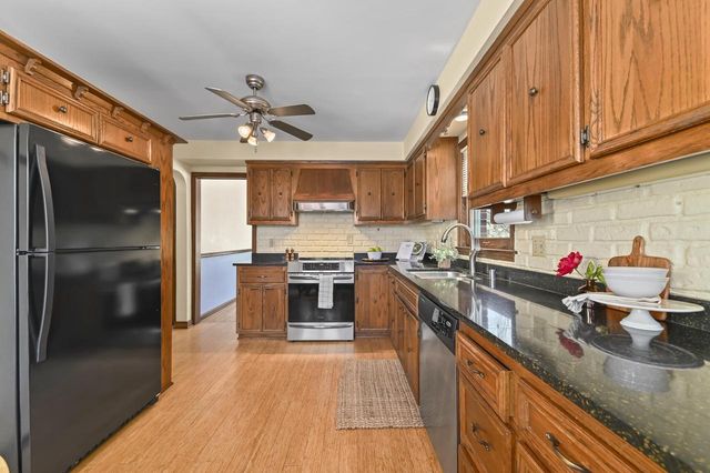 2551 N 81st STREET, Wauwatosa, WI 53213