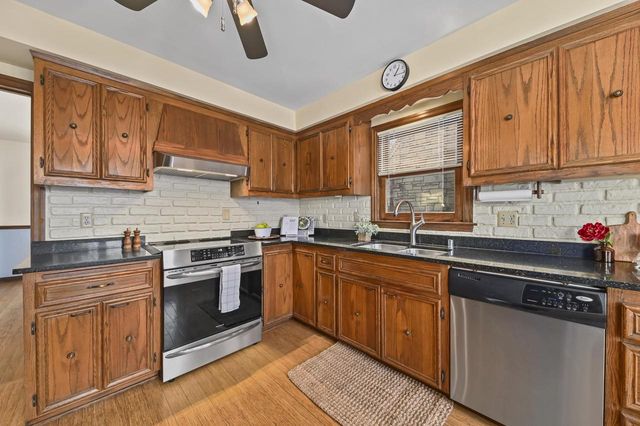 2551 N 81st STREET, Wauwatosa, WI 53213