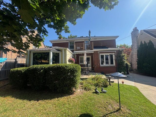 2551 N 81st STREET, Wauwatosa, WI 53213