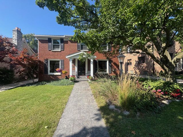 2551 N 81st STREET, Wauwatosa, WI 53213