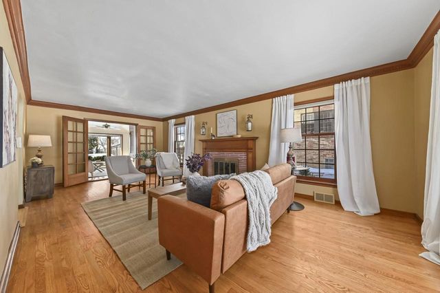 2551 N 81st STREET, Wauwatosa, WI 53213