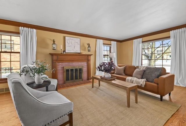 2551 N 81st STREET, Wauwatosa, WI 53213