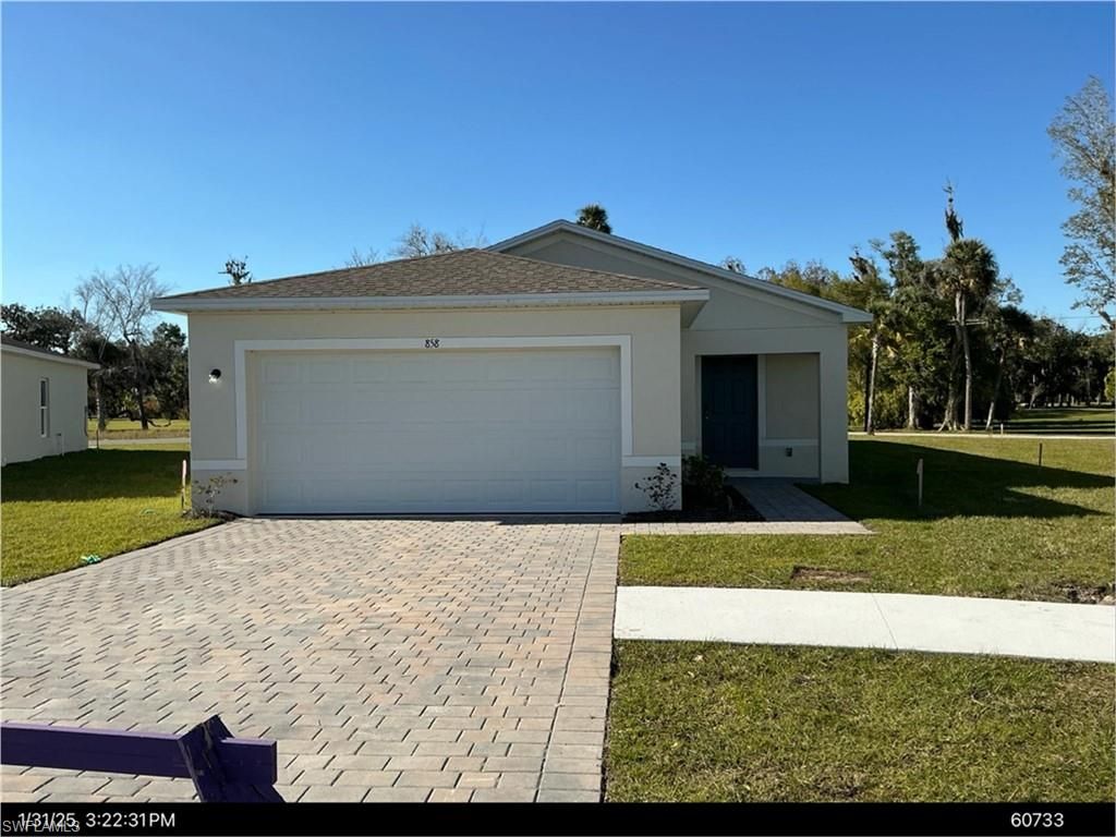 858 Friendship CIR, Labelle, FL 33935