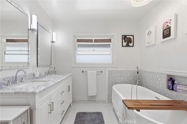3642 Locust Ave, Long Beach, CA 90807