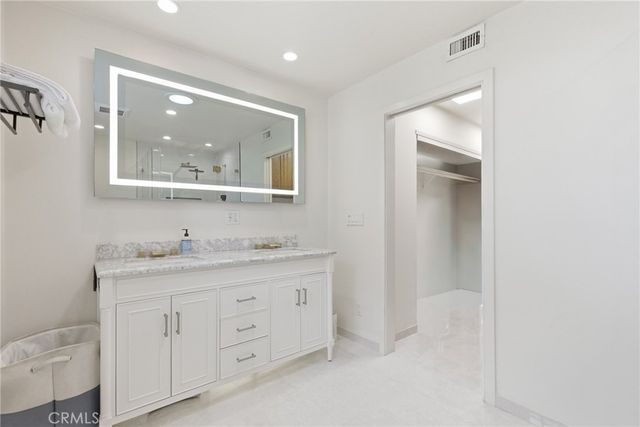 3642 Locust Ave, Long Beach, CA 90807