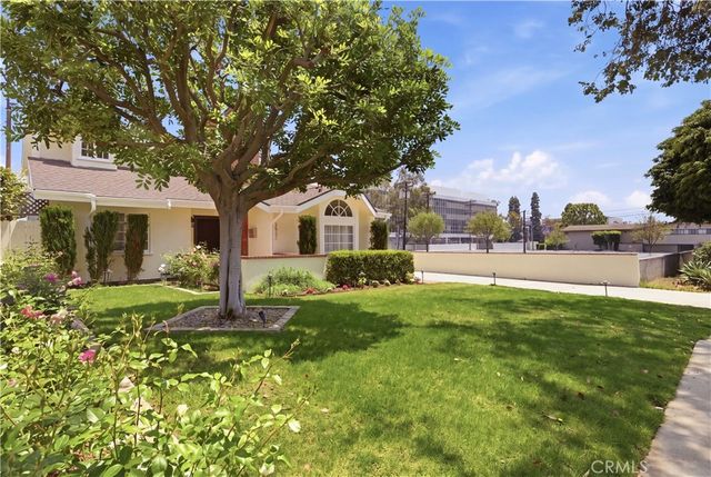 3642 Locust Ave, Long Beach, CA 90807