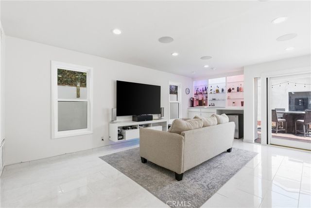 3642 Locust Ave, Long Beach, CA 90807