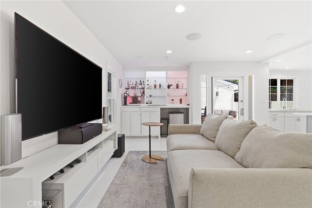 3642 Locust Ave, Long Beach, CA 90807