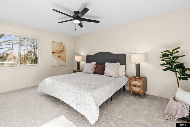 15229 Lincoln Circle, Omaha, NE 68154