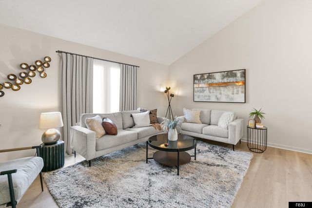 15229 Lincoln Circle, Omaha, NE 68154