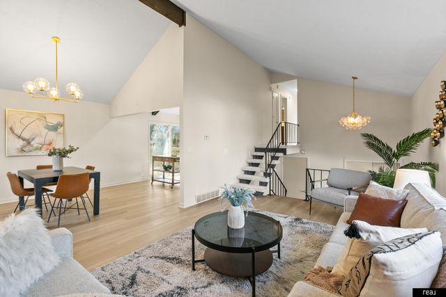 15229 Lincoln Circle, Omaha, NE 68154