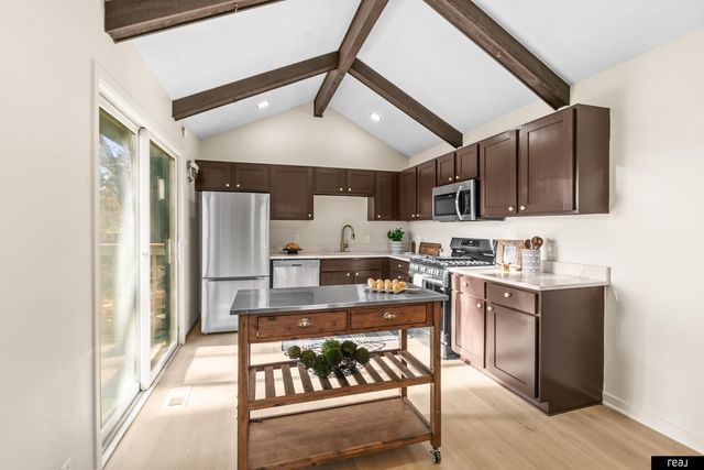 15229 Lincoln Circle, Omaha, NE 68154