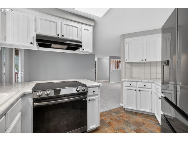 1944 Ne BROGDEN Ct, Hillsboro, OR 97124