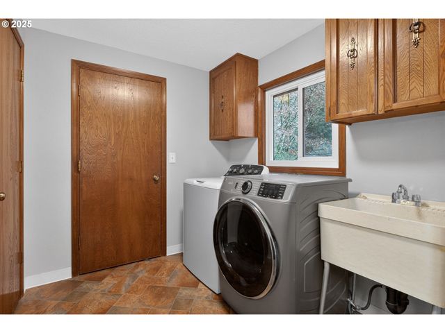 1944 Ne BROGDEN Ct, Hillsboro, OR 97124