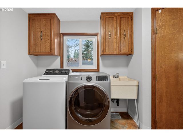 1944 Ne BROGDEN Ct, Hillsboro, OR 97124