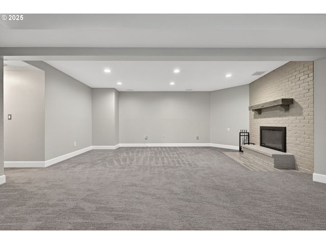 1944 Ne BROGDEN Ct, Hillsboro, OR 97124