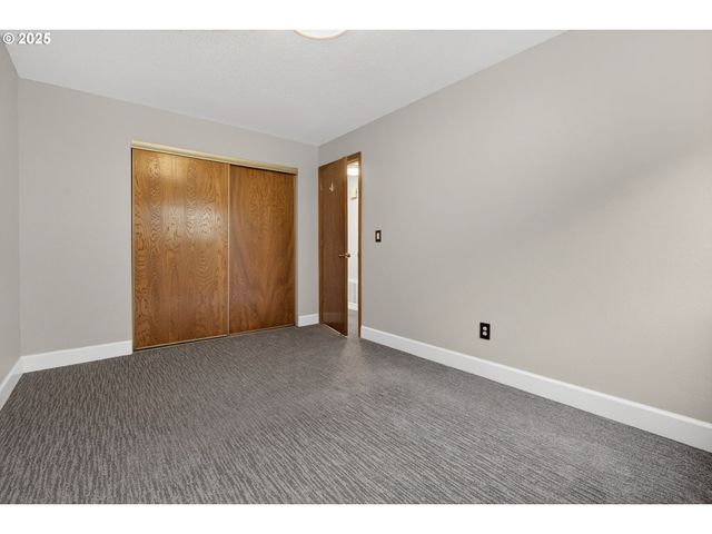 1944 Ne BROGDEN Ct, Hillsboro, OR 97124