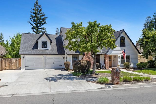 882 E Foxhill Drive, Fresno, CA 93720