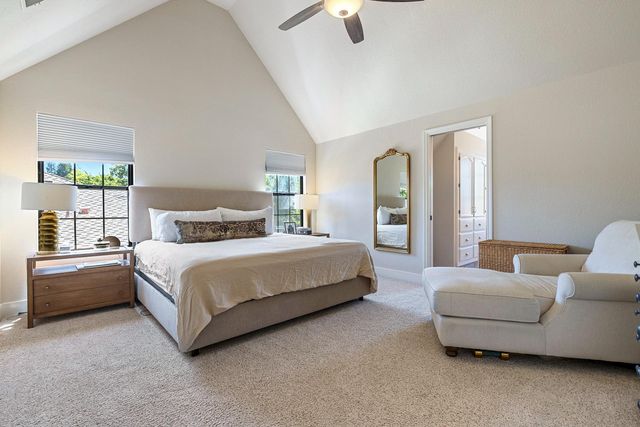 882 E Foxhill Drive, Fresno, CA 93720