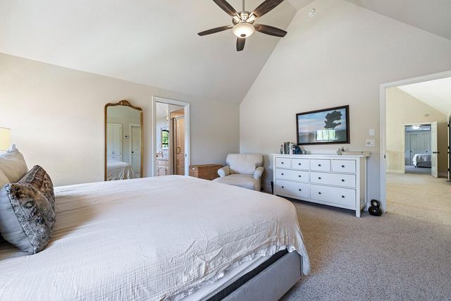 882 E Foxhill Drive, Fresno, CA 93720