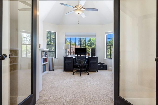 882 E Foxhill Drive, Fresno, CA 93720