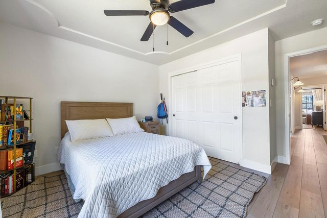882 E Foxhill Drive, Fresno, CA 93720