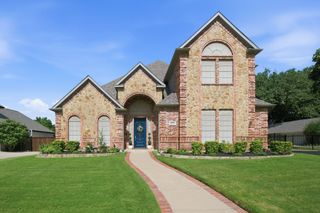 8221 Thornhill Drive, North Richland Hills, TX 76182