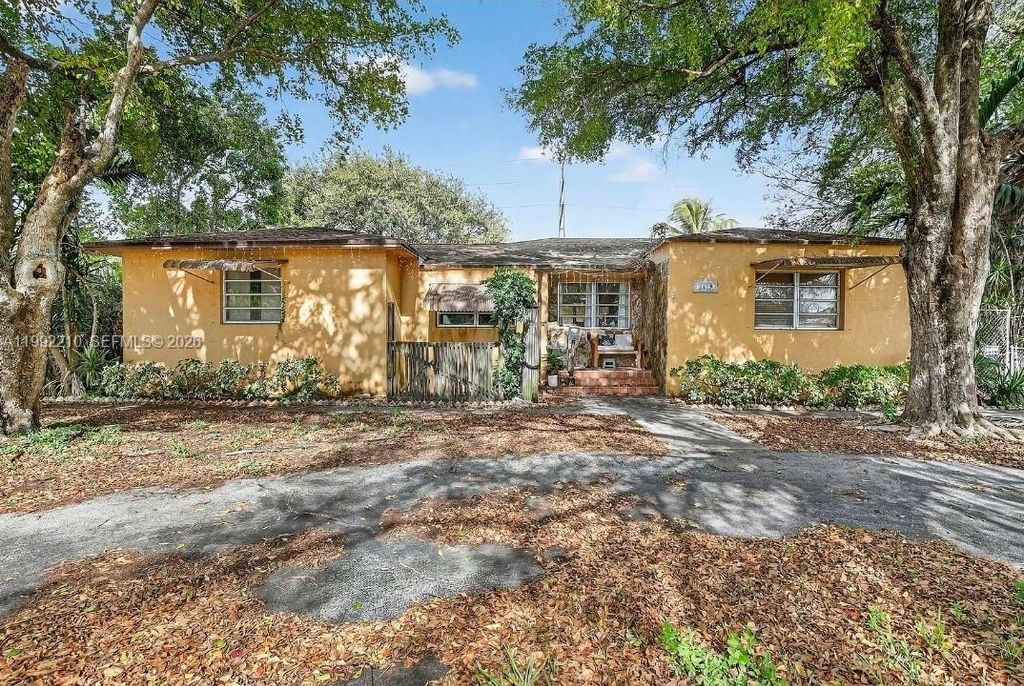 2619 Arthur St 3, Hollywood, FL 33020