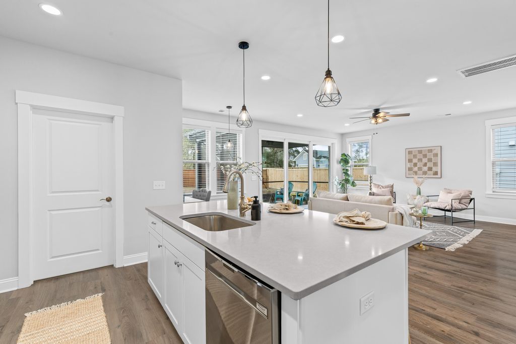 Image 17 of property listing at 2119 Kemmerlin Street, Johns Island, SC 29455