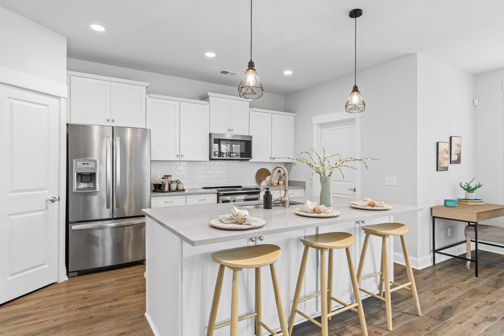 Image 3 of property listing at 2119 Kemmerlin Street, Johns Island, SC 29455