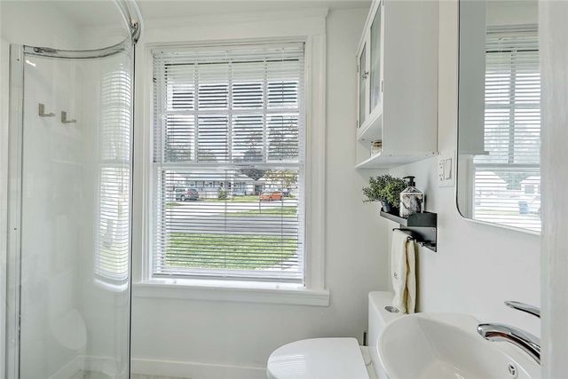 821 Post Road, Warwick, RI 02888