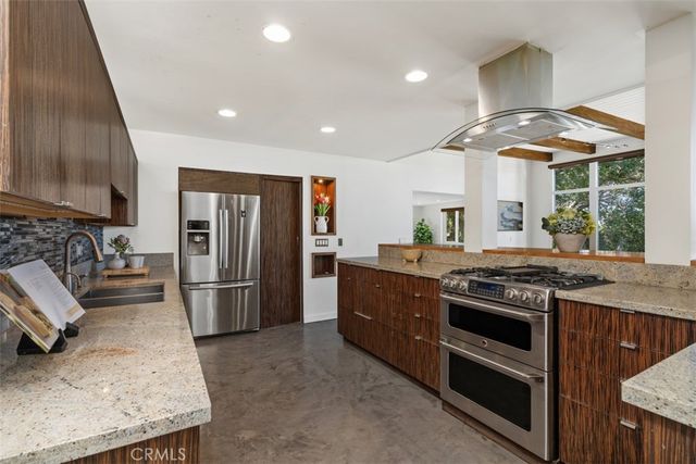 11575 Sunshine Terrace, Studio City, CA 91604