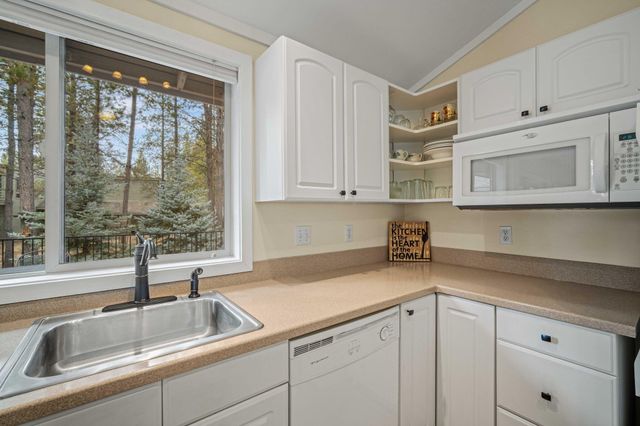 17839 Lava Butte Lane 6, Sunriver, OR 97707