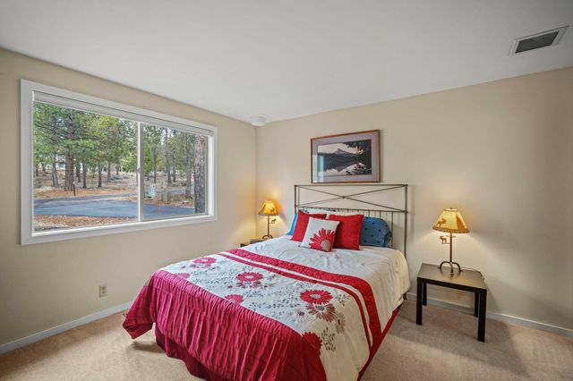 17839 Lava Butte Lane 6, Sunriver, OR 97707